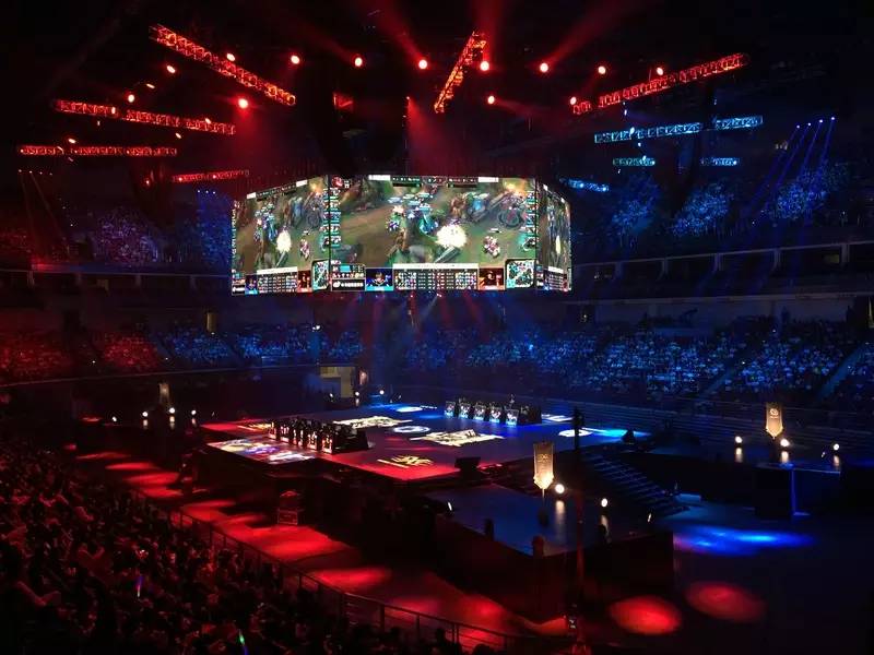 LLA赛后采访Faker：我觉得打游戏很有趣 再次和GEN交手很开心