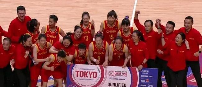 杭州莲花球场很漂亮 可惜国足没有哪吒 提前练了这么久 还是练个寂寞